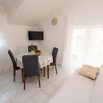 With Parking Space - 24553 Апартаменты *