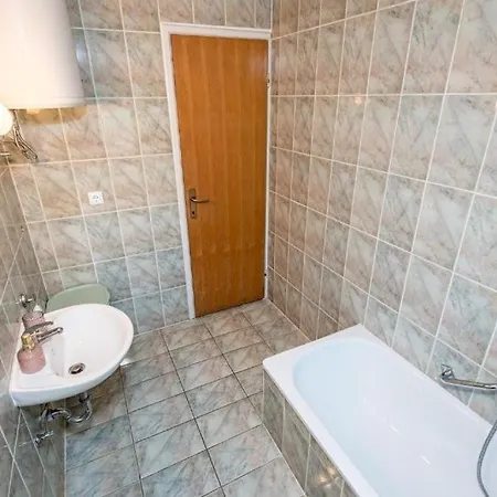 With Parking Space - 24553 Apartamento Vodice