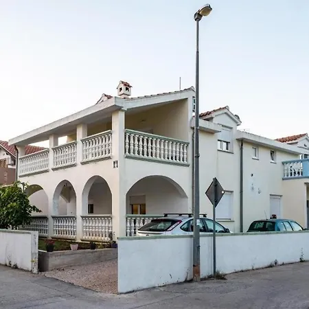 Apartmán With Parking Space - 24553 Vodice