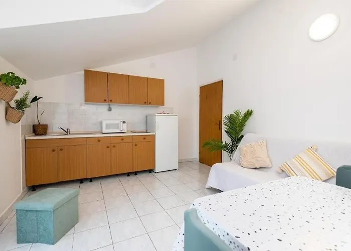 With Parking Space - 24553 דירה