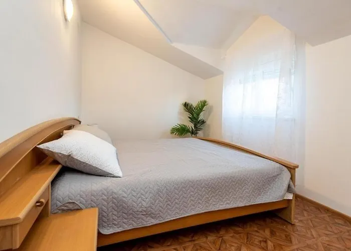 With Parking Space - 24553 דירה