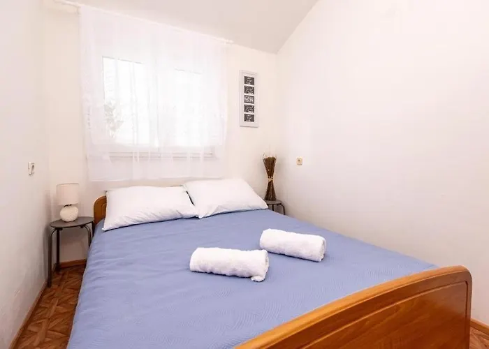 With Parking Space - 24553 וודיצה